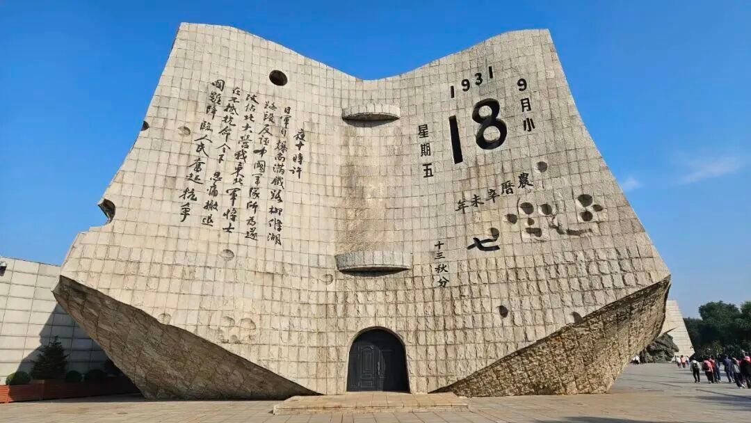 他们用生命在战斗!同济人永远铭记!
